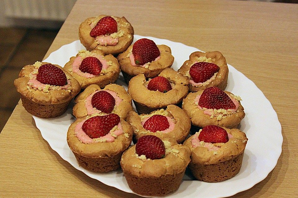 Erdbeertörtchen mit Quarksahne