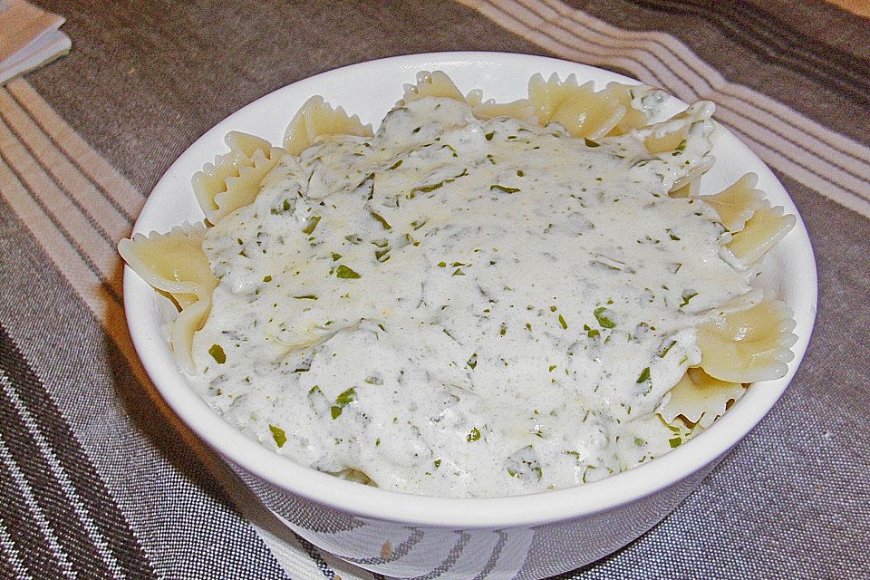 Pasta mit Bärlauch - Frischkäsesauce