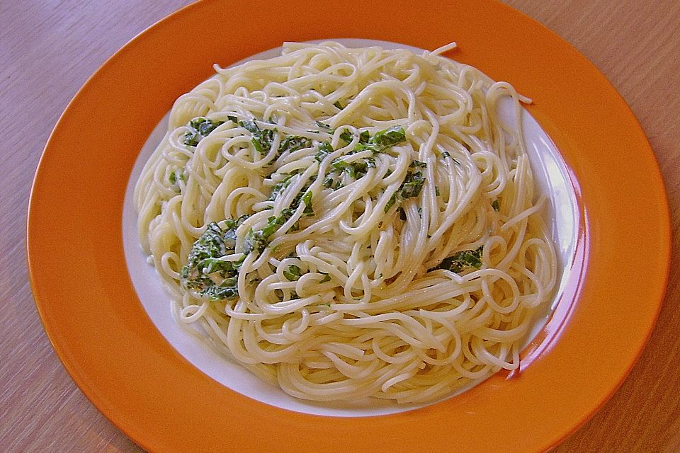 Pasta mit Bärlauch - Frischkäsesauce