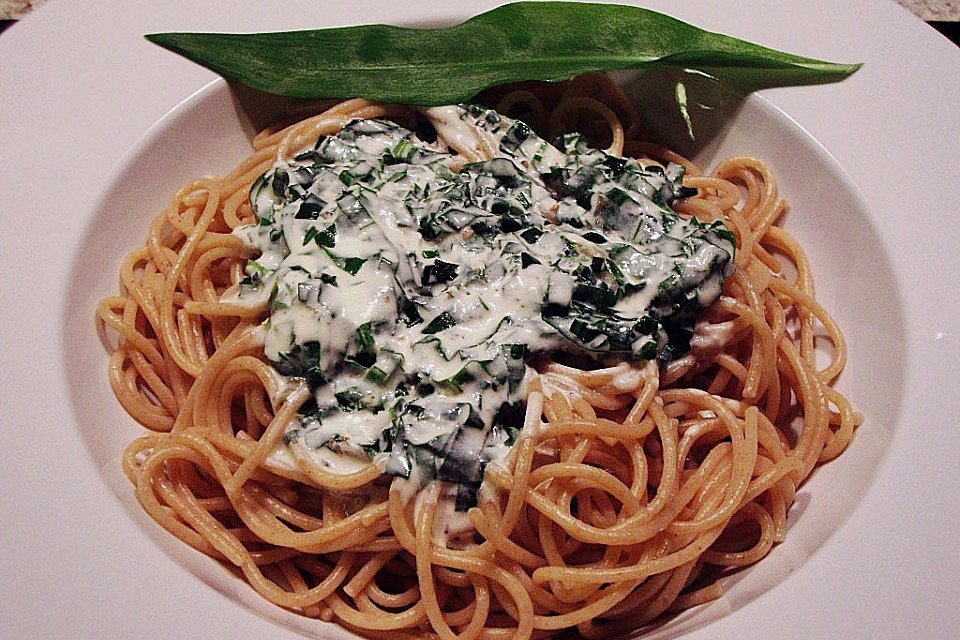 Pasta mit Bärlauch - Frischkäsesauce