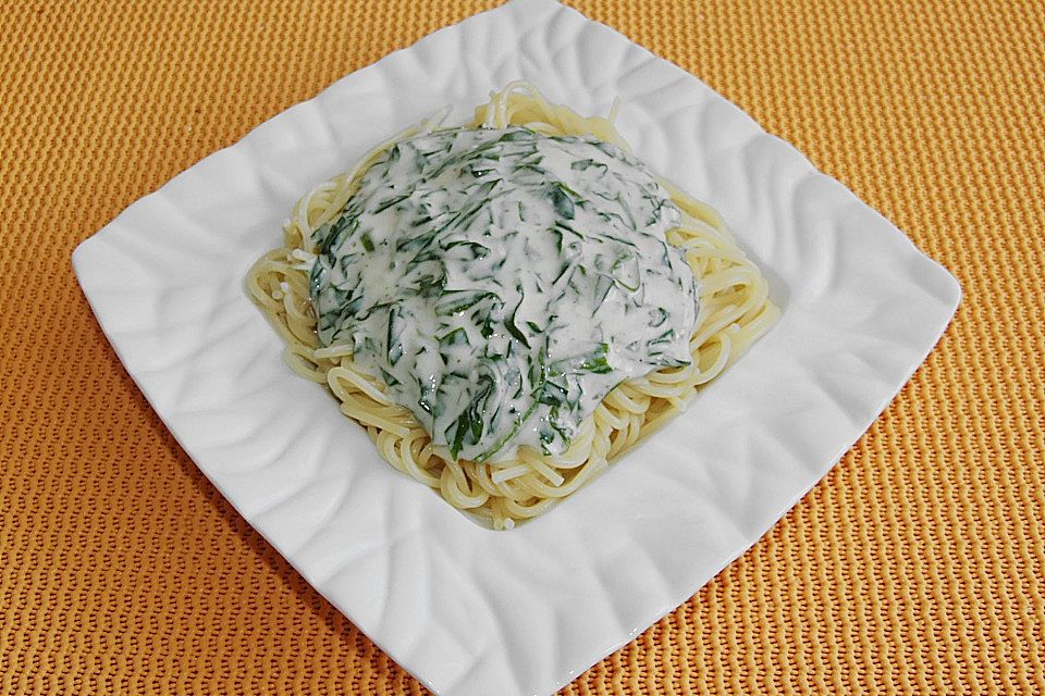 Pasta mit Bärlauch - Frischkäsesauce