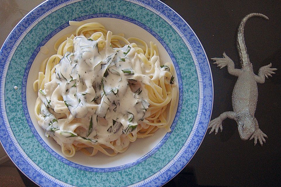 Pasta mit Bärlauch - Frischkäsesauce