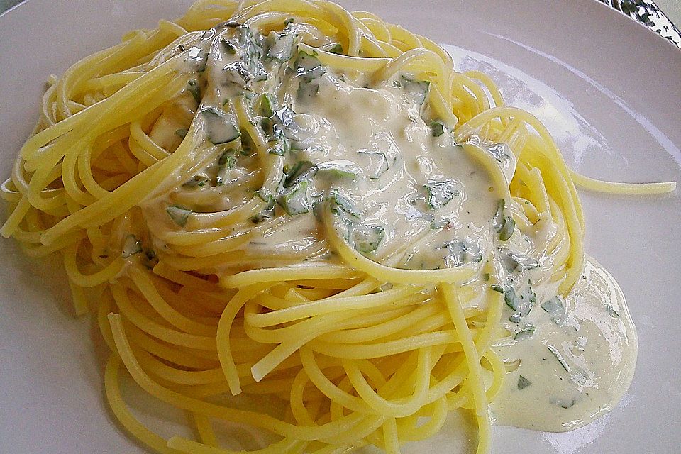 Pasta mit Bärlauch - Frischkäsesauce