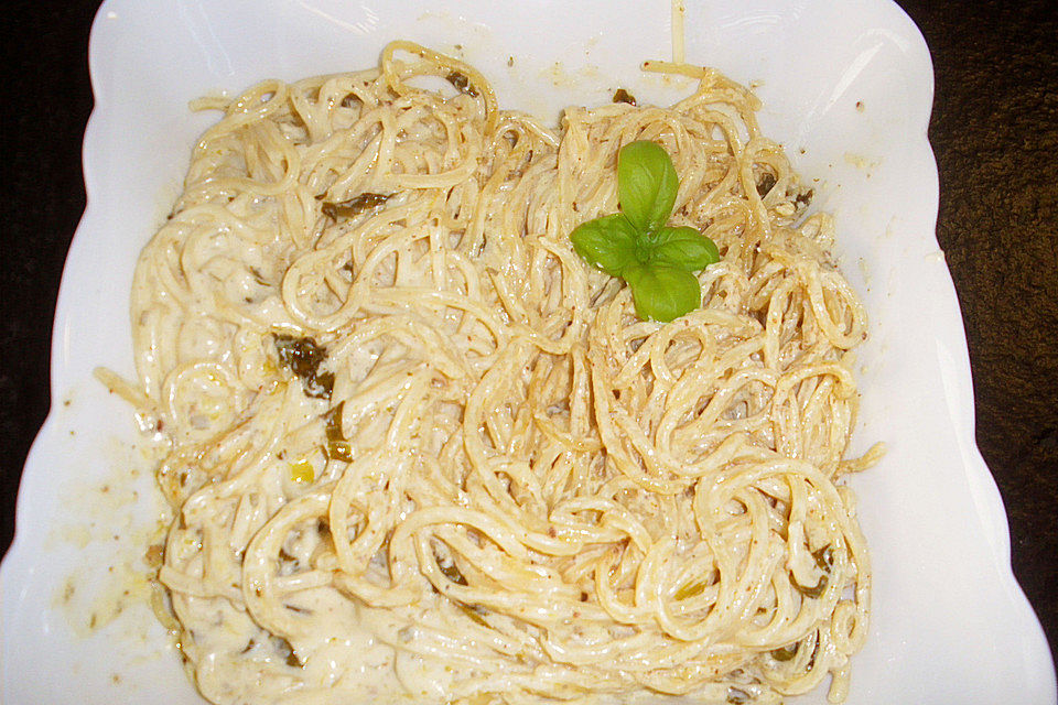 Pasta mit Bärlauch - Frischkäsesauce