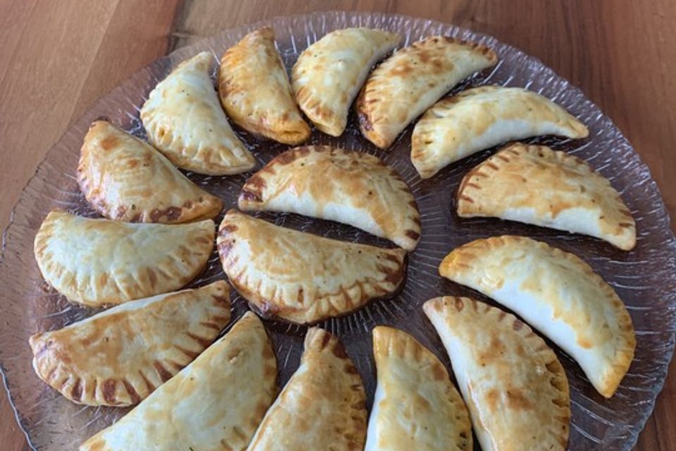 Empanadas (Teigtaschen mit Hackfleischfüllung)