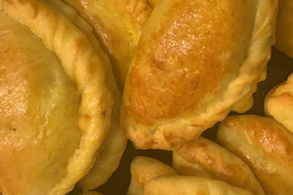 Empanadas (Teigtaschen mit Hackfleischfüllung)