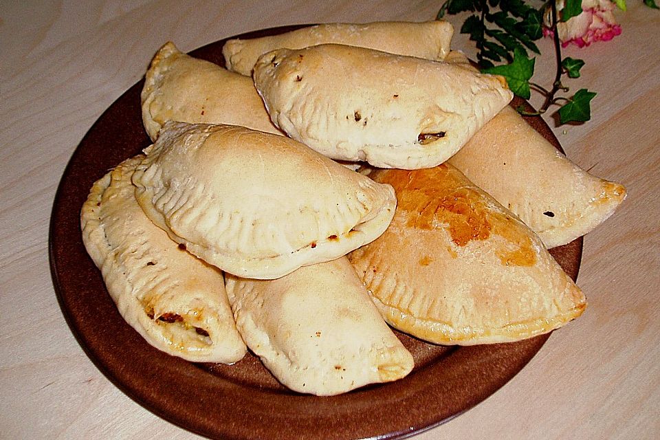 Empanadas (Teigtaschen mit Hackfleischfüllung)