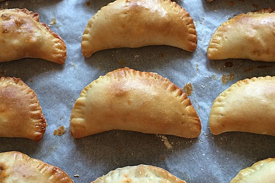 Empanadas (Teigtaschen mit Hackfleischfüllung)