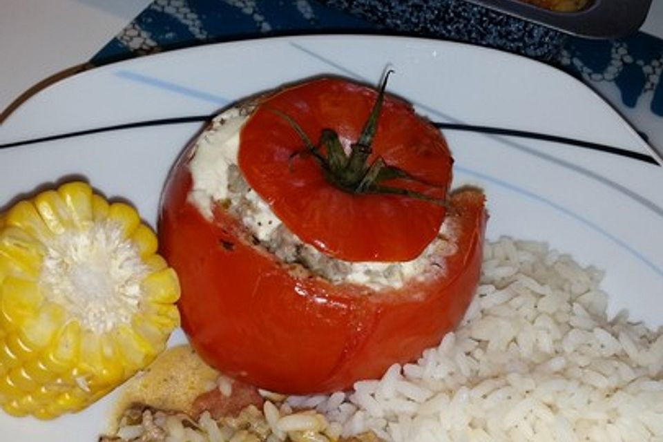 Gefüllte Tomaten mit Hackfleisch