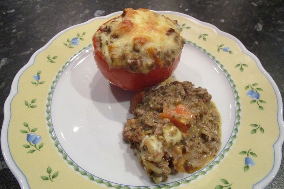 Gefüllte Tomaten mit Hackfleisch