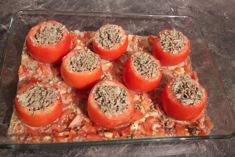 Gefüllte Tomaten mit Hackfleisch