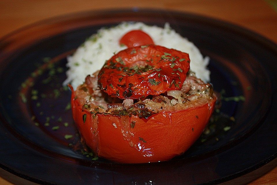 Gefüllte Tomaten mit Hackfleisch