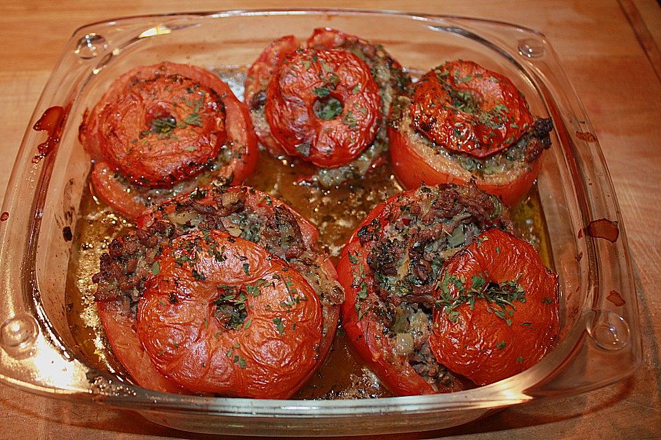 Gefüllte Tomaten mit Hackfleisch