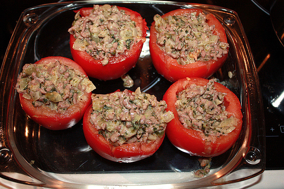 Gefüllte Tomaten mit Hackfleisch