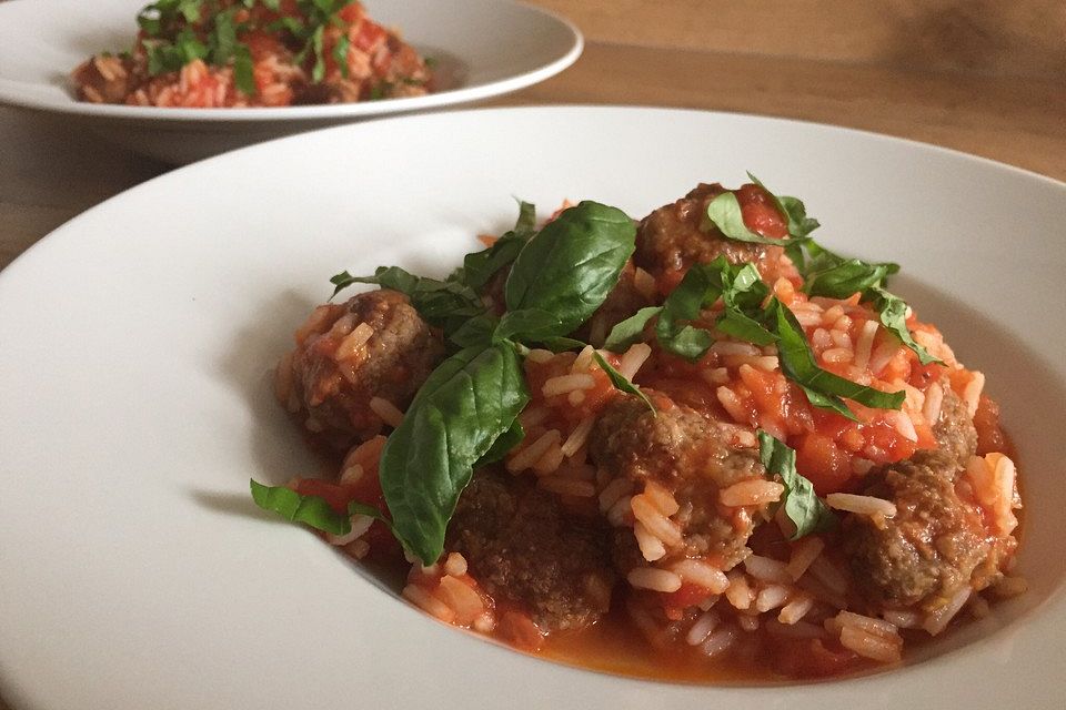 Reis - Tomatensuppe mit Hackfleischbällchen