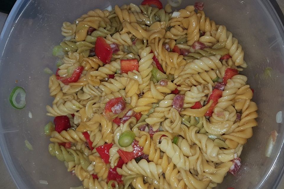 Nudelsalat mit Maggi