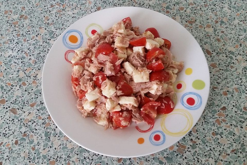 Tomaten - Thunfisch - Mozzarella - Salat