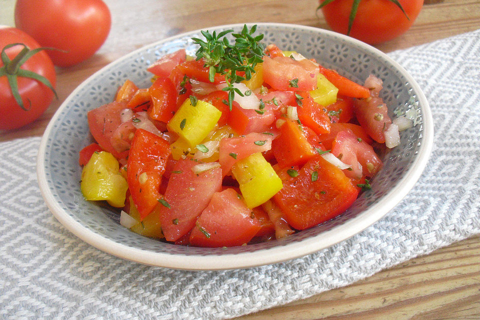 Tomaten - Paprika Salat