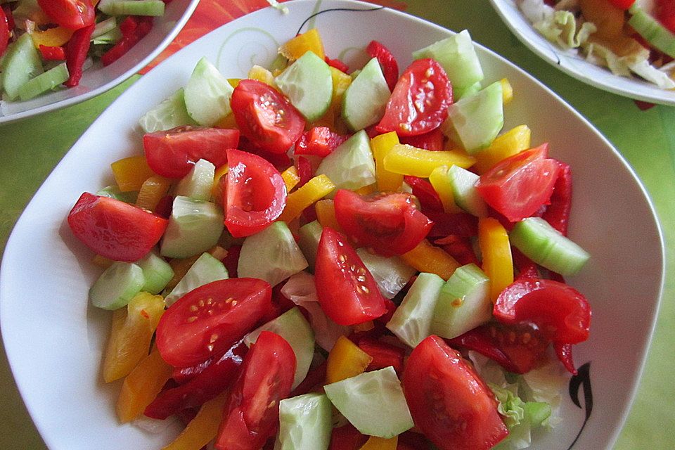 Tomaten - Paprika Salat