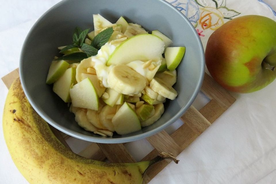 Apfel und Bananen - Obstsalat