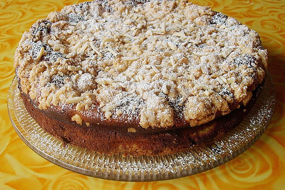 Käsestreuselkuchen mit Kirschen