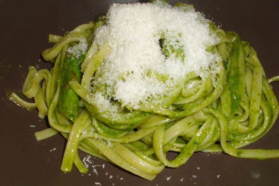 Penne mit Bärlauch - Pesto