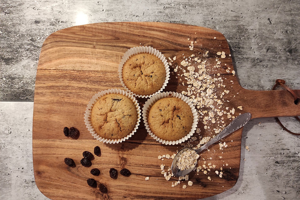 Haferflocken Muffins mit Rosinen