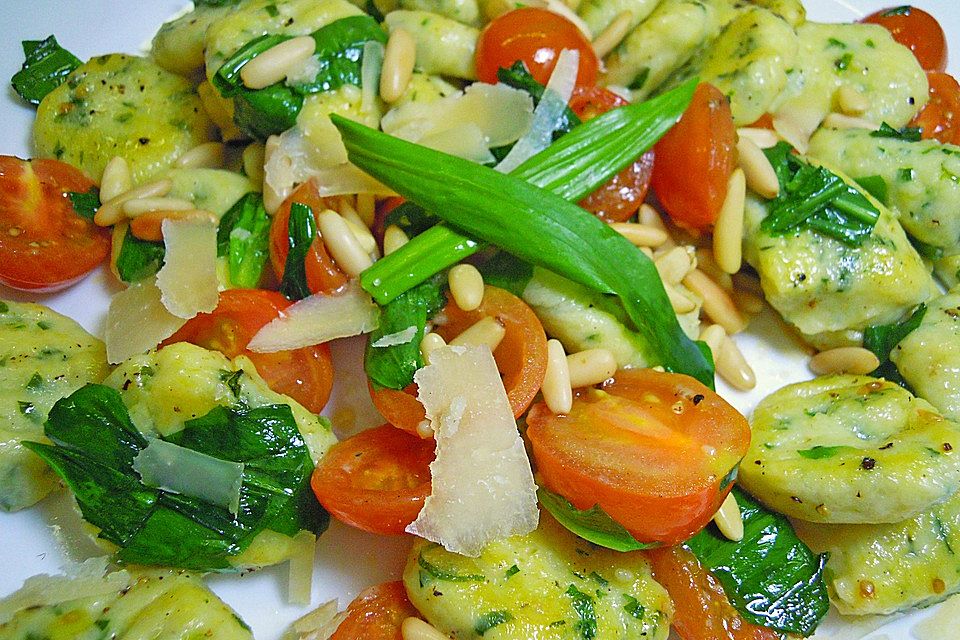 Bärlauch Gnocchi mit Kirschtomaten