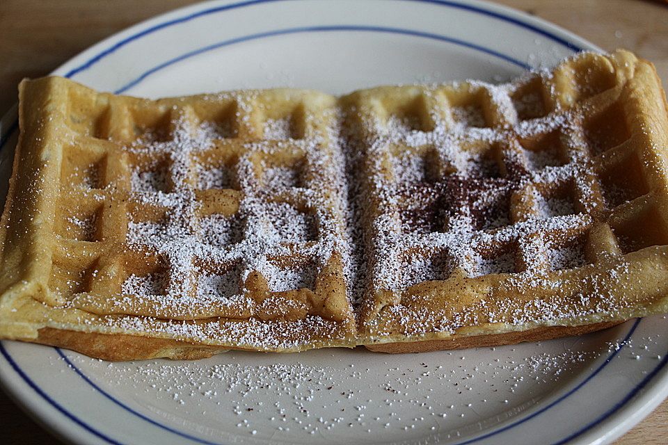 Amerikanische Waffeln mit Ahornsirup