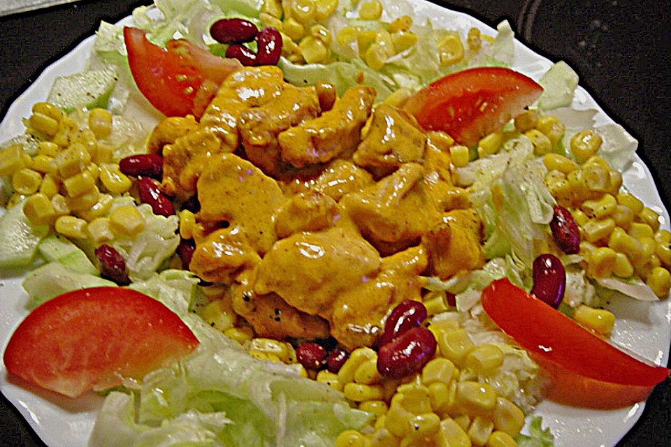 Salatteller mit  Currygeschnetzeltem