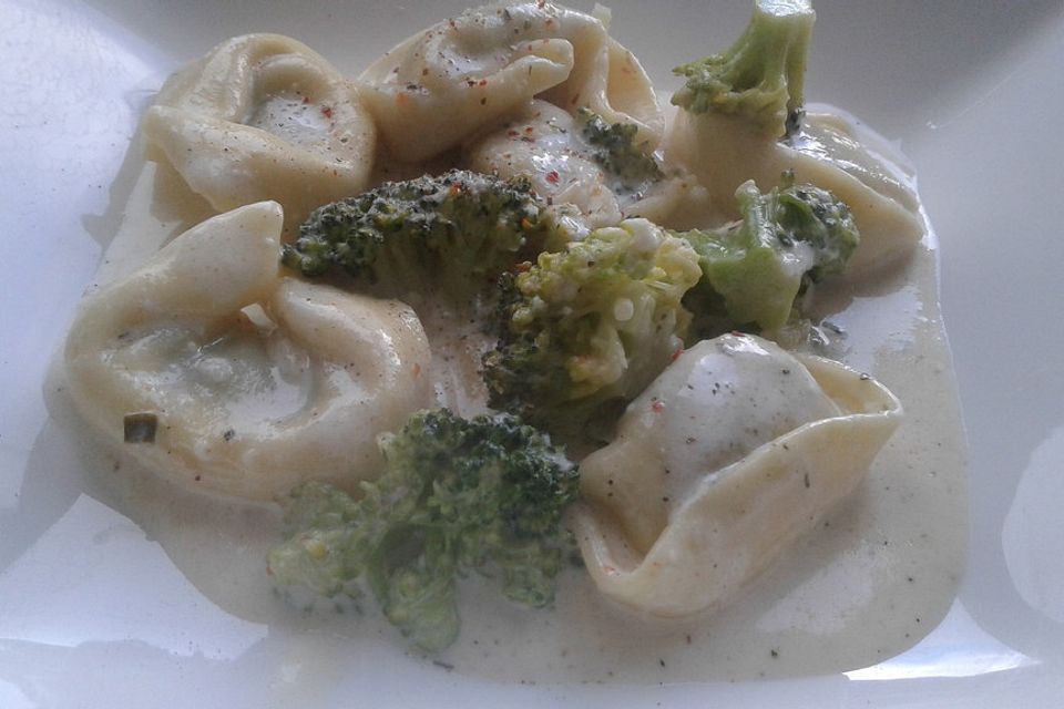 Tortellini ai broccoli