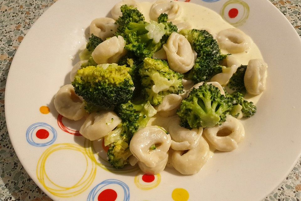 Tortellini ai broccoli