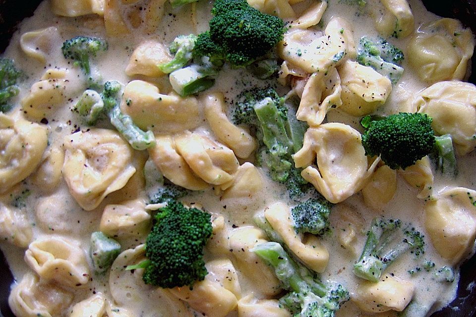 Tortellini ai broccoli