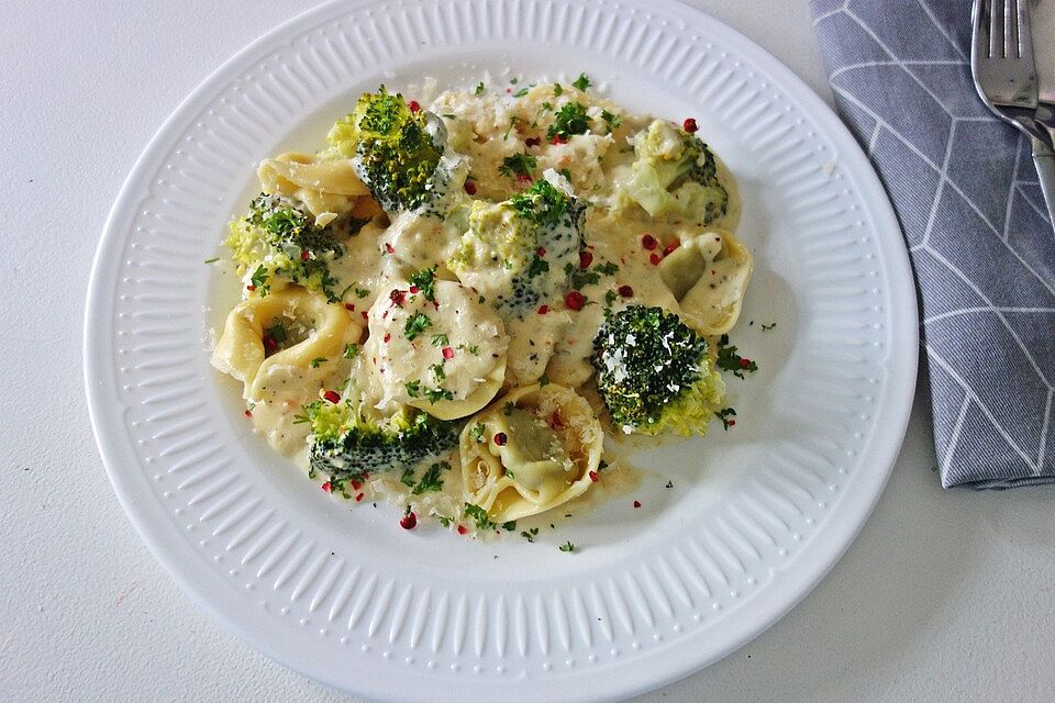 Tortellini ai broccoli