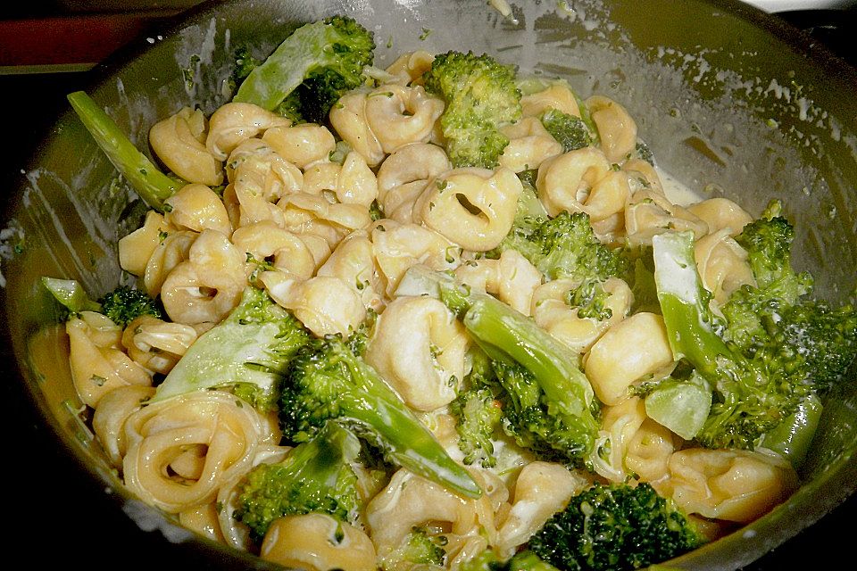 Tortellini ai broccoli