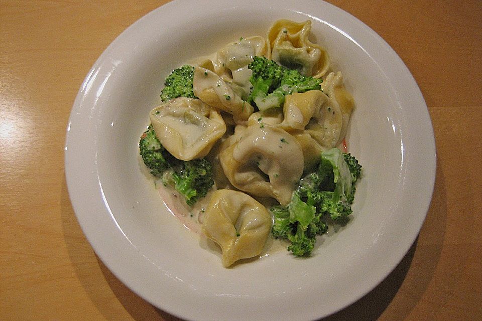 Tortellini ai broccoli