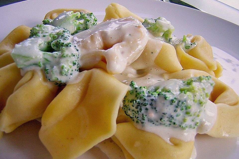 Tortellini ai broccoli