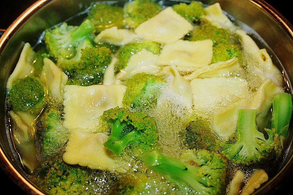 Tortellini ai broccoli