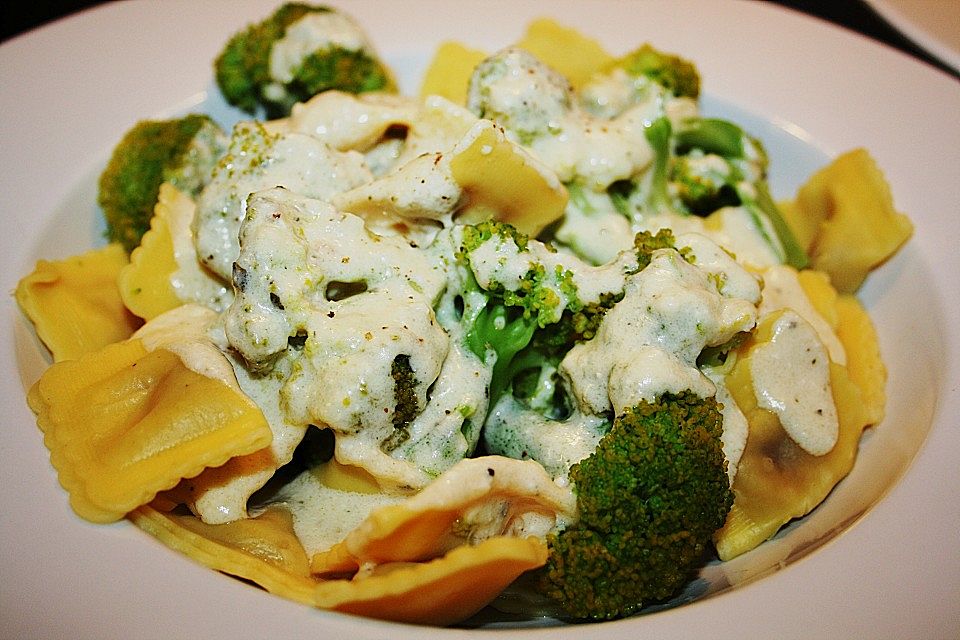 Tortellini ai broccoli