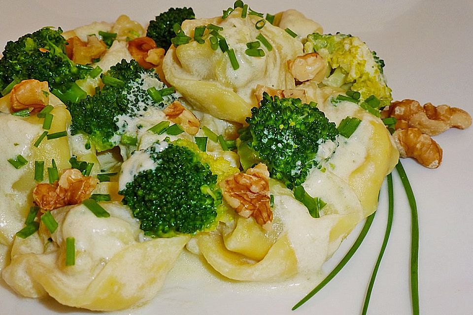 Tortellini ai broccoli