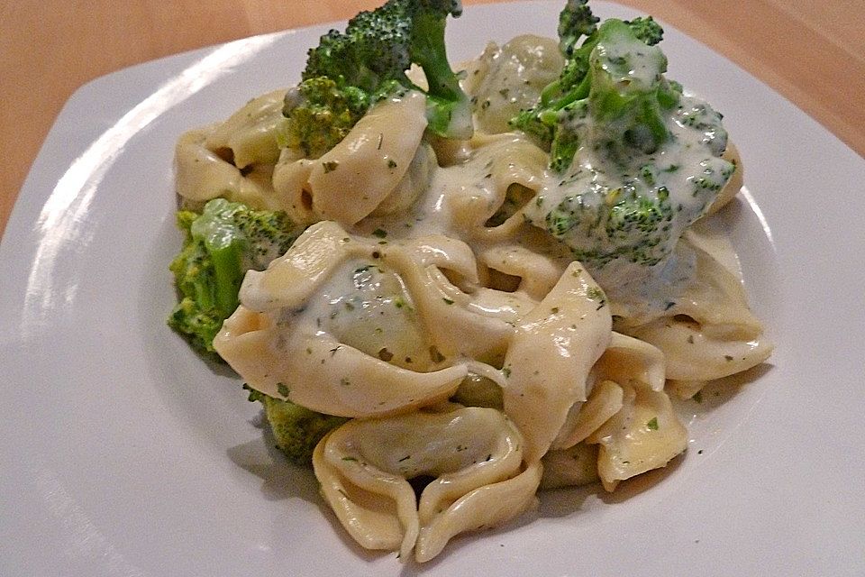 Tortellini ai broccoli