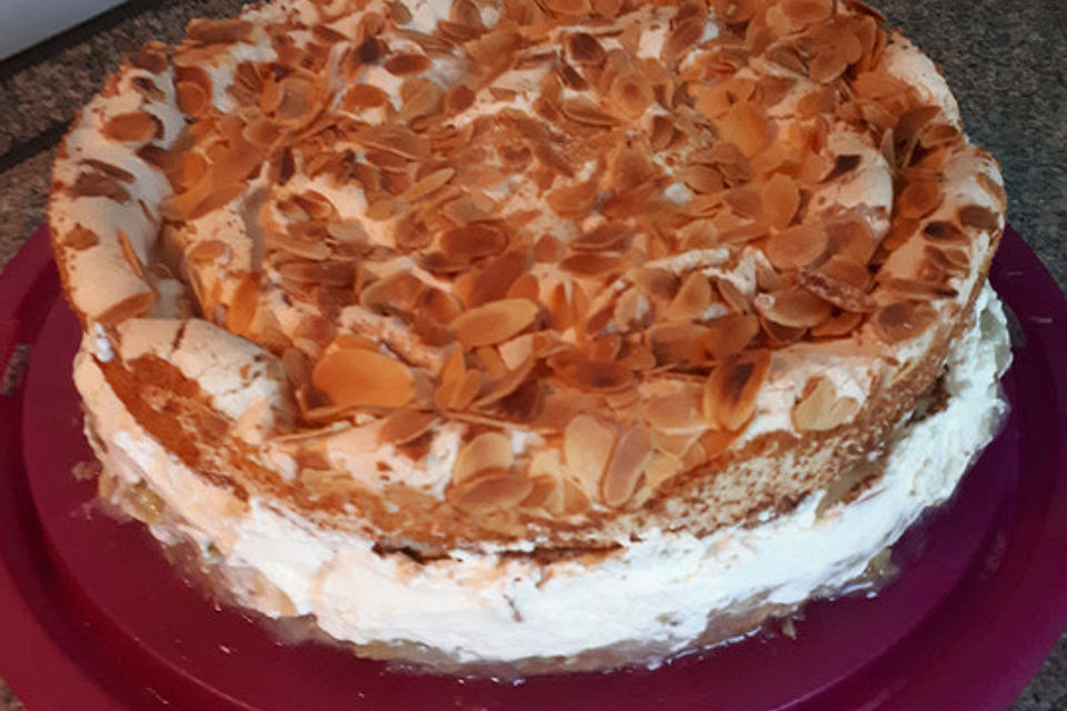 Stachelbeer - Baisertorte