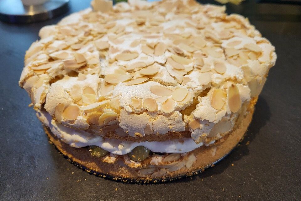 Stachelbeer - Baisertorte