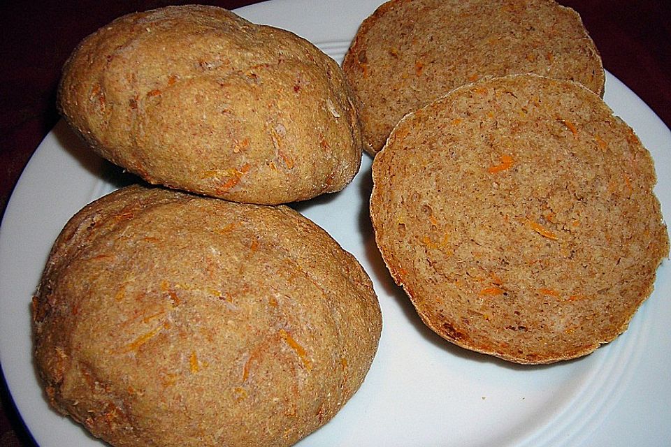 Dinkel-Karotten-Brötchen