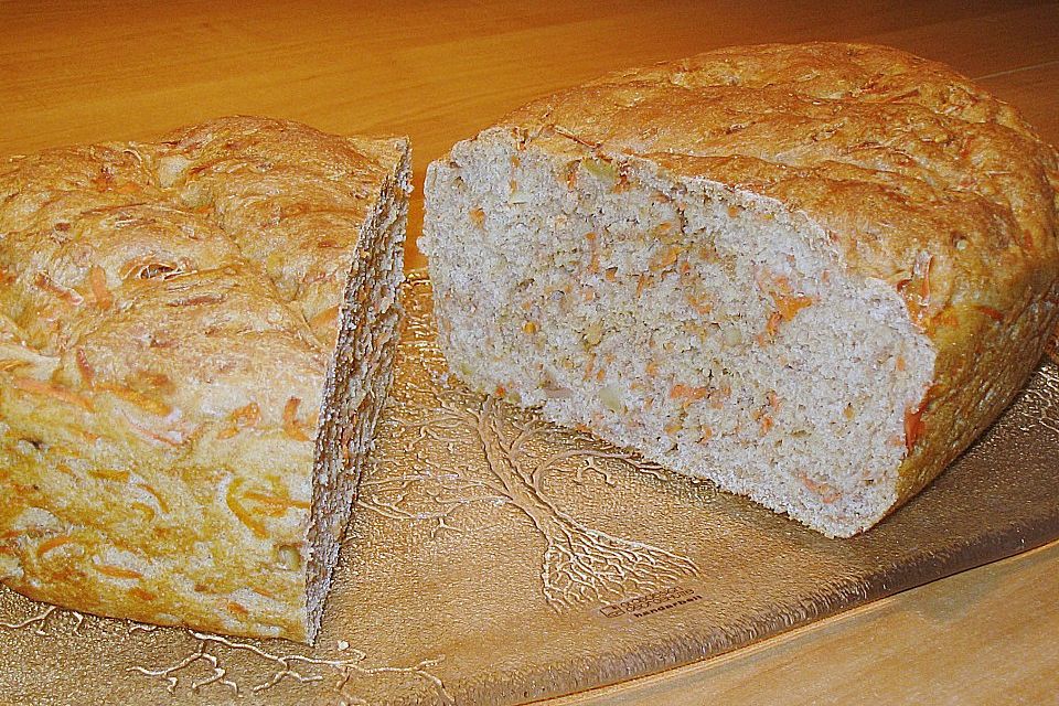 Dinkel-Karotten-Brötchen