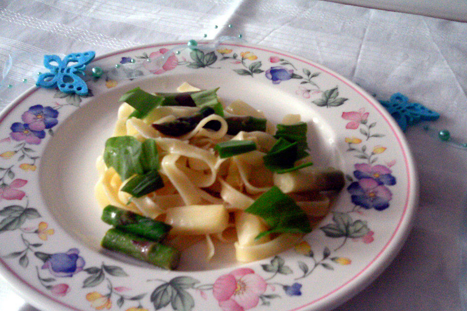 Gebratener Spargel mit Bärlauch