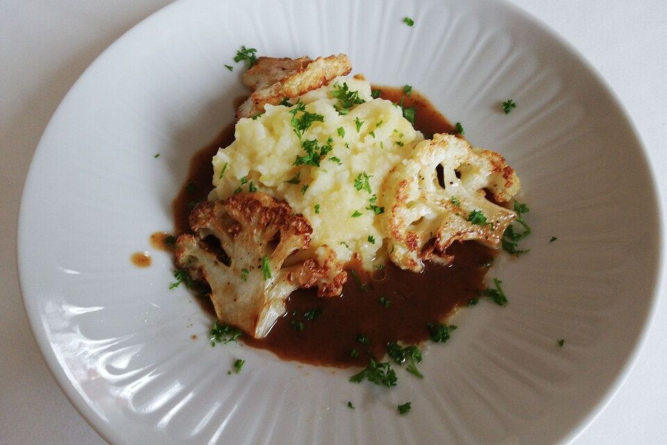 Blumenkohlscheiben gebraten