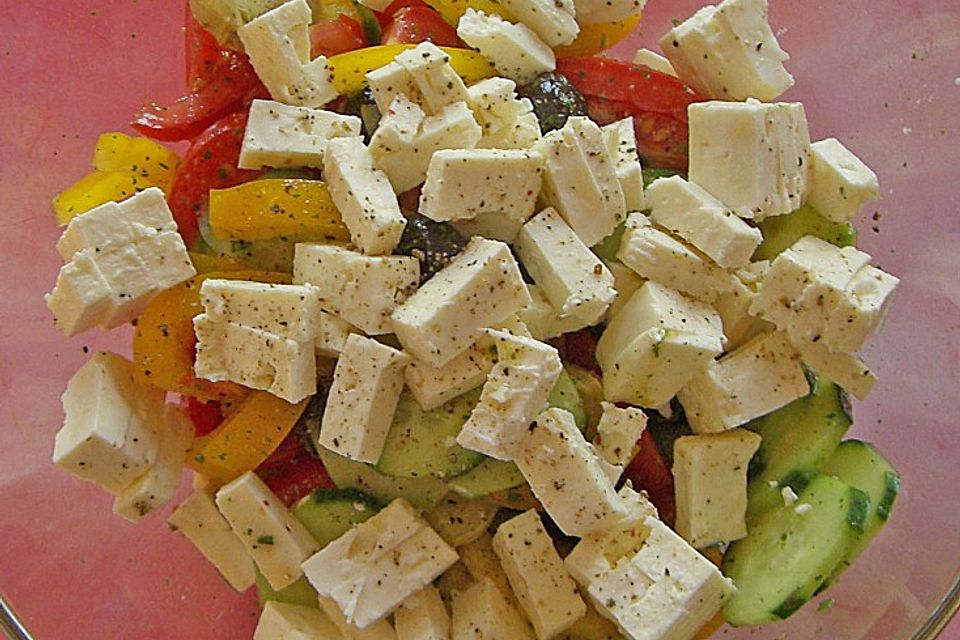 Griechischer Bauernsalat mit Schafskäse