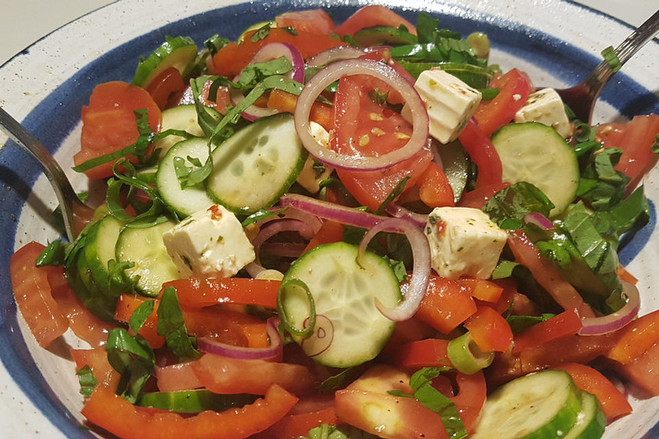 Griechischer Bauernsalat mit Schafskäse