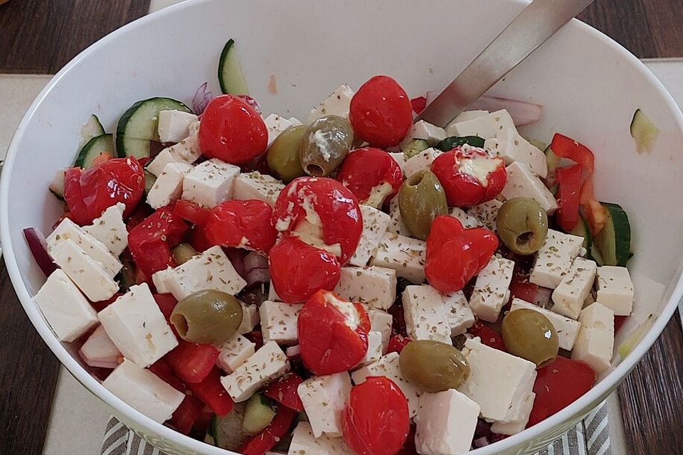 Griechischer Bauernsalat mit Schafskäse